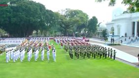 Presiden Republik Indonesia, Prabowo Subianto, memberikan sambutan kenegaraan untuk kedatangan Perdana Menteri Malaysia, Anwar Ibrahim, di halaman Istana Merdeka, Jakarta, pada Jumat, 27 Juni 2025 siang.
