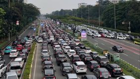 Pekan Raya Jakarta (PRJ) 2025 di Kemayoran, Jakarta Pusat, menyisakan catatan lain selain kemeriahan acara. Pada Jumat, 27 Juni 2025 malam, media sosial diramaikan oleh unggahan video yang memperlihatkan kemacetan parah di sekitar area PRJ.