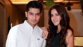Olla Ramlan dan Teuku Ryan dirumorkan memiliki hubungan spesial, usai tampil mesra di pesta.