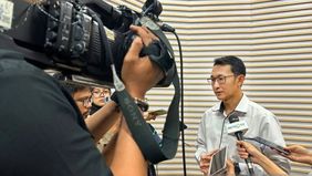 Komisi Pemberantasan Korupsi (KPK) mengungkapkan bahwa dari 13 orang yang dicegah ke luar negeri terkait dugaan korupsi pengadaan mesin electronic data capture (EDC) di bank milik negara pada 2020–2024, terdapat pihak dari BRI.