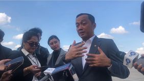 Juru Bicara Presiden sekaligus Menteri Sekretaris Negara, Prasetyo Hadi, memaparkan isi rapat Presiden Prabowo Subianto bersama seluruh menteri dalam Kabinet Merah Putih mengenai Danantara.