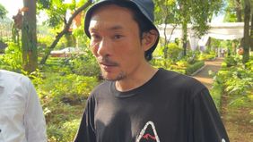 Menurut Agam nomor WhatsApp-nya kerap terblokir sementara.