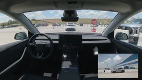 Tesla Model Y Melakukan Perjalanan Dari Pabrik Di Texas Menuju Rumah Pemilik Barunya.
