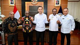 Kementerian Transmigrasi mendukung pembangunan di Papua untuk menyejahterakan masyarakat setempat melalui Program Transmigrasi Lokal. 

