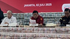 Kepala Pusat Penerangan Hukum (Kapuspenkum) Kejaksaan Agung, Harli Siregar, menyampaikan perkembangan signifikan dalam penanganan tindak pidana korupsi terkait pemberian fasilitas ekspor CPO dan turunannya pada industri kelapa sawit tahun 2022.
