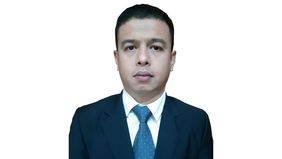 Satu dekade berlalu, di tengah ancaman merosotnya minat baca dan masifnya digitalisasi, muncul pertanyaan penting: masih relevankah buku dan sastra hari ini? 