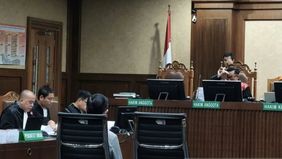  Jaksa penuntut umum Kejaksaan Agung menegaskan bahwa satu unit iPad dan MacBook milik eks Menteri Perdagangan Tom Lembong yang disita dari rumah tahanan patut dimusnahkan. Pernyataan ini merujuk pada ketentuan Pasal 24 ayat (2) juncto Pasal 26 huruf