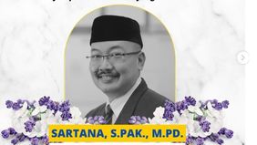 Ganjar mengunggah foto saat berkumpul dengan almarhum.