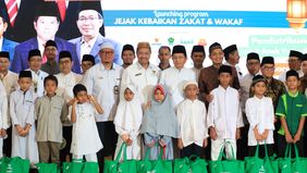 Penyerahan berlangsung dalam kegiatan Lebaran Yatim dan Penyandang Disabilitas 2025 yang mengusung tema “Satu Kesetaraan, Sejuta Harapan, Meraih Kebahagiaan”, di Auditorium HM Rasjidi, Kantor Kemenag RI, Jakarta Pusat, pada Jumat (4/7/2025).