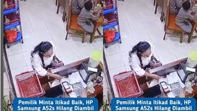 Korban kehilangan HP Samsung A52s yang saat diletakkan di atas meja memesan bakso lagi. Berdasarkan rekaman CCTV, seorang ibu mengenakan baju putih sesudah makan bakso menyambar HP milik korban, lalu langsung pergi meninggalkan lokasi.