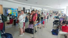 Bandara Internasional I Gusti Ngurah Rai, Bali mengumumkan bahwa hingga siang hari ini, Senin, 7 Juli 2025, total 24 penerbangan keberangkatan dan kedatangan dibatalkan akibat dampak erupsi Gunung Lewotobi Laki-Laki yang berlokasi di Kabupaten Flores