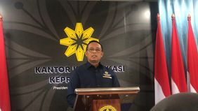 Kepala Kantor Komunikasi Kepresidenan (PCO), Hasan Nasbi, mengumumkan bahwa pemerintah akan segera meluncurkan program "Sekolah Rakyat" sebagai bagian dari strategi utama Presiden Prabowo Subianto dalam mengentaskan kemiskinan.