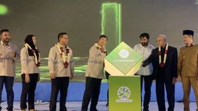 Direktur Utama Arsari Group, Hashim Djodjohadikusumo, didampingi Gubernur Aceh Muzakir Manaf, Wali Nanggroe Aceh Malik Mahmud Al Haytar, serta Bupati Aceh Barat Tarmizi, meresmikan operasional pabrik karet remah milik PT Potensi Bumi Sakti.