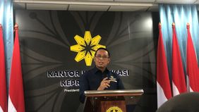 Kepala Kantor Komunikasi Kepresidenan (PCO), Hasan Nasbi, menganggap bahwa Presiden Amerika Serikat, Donald Trump, masih membuka ruang bagi pemerintah Indonesia untuk melanjutkan negosiasi terkait tarif resiprokal sebelum diberlakukan pada 1 Agustus.