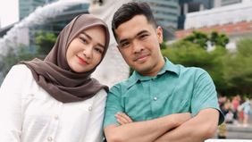 Septi istri Putra Siregar bongkar seluruh bukti dugaan perselingkuhan suami dengan karyawannya.