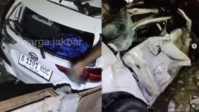Sebuah kecelakaan terjadi di perlintasan kereta api Jembatan Gantung, Cengkareng, Jakarta Barat, pada Selasa malam, 8 Juli 2025 sekitar pukul 20.00 WIB. 