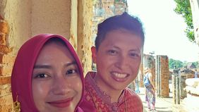 Duka menyelimuti keluarga besar Kementerian Luar Negeri (Kemenlu) RI setelah seorang diplomat muda mereka, Arya Daru Pangayunan (37), ditemukan meninggal dunia dalam kondisi mengenaskan di kamar indekosnya di kawasan Gondangdia Kecil, Menteng, Jakart