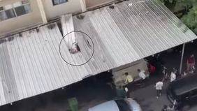 Seorang wanita muda bernama Anita (23) nekat melompat dari lantai 19 Apartemen Kalibata City, Pancoran, Jakarta Selatan, pada Rabu, 9 Juli 2025. Aksi nekat itu dilakukan karena ia panik melihat unit apartemennya dimasuki oleh orang tak dikenal (OTK) 