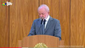 Momen hangat terjadi di Istana Palácio do Planalto, Rabu, 9 Juli 2025, saat Presiden Indonesia Prabowo Subianto dan Presiden Brasil Luiz Inácio Lula da Silva memberikan pernyataan bersama usai pertemuan bilateral mereka.