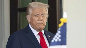  Presiden Amerika Serikat Donald Trump menggelar pertemuan dengan para pemimpin lima negara Afrika, Gabon, Guinea-Bissau, Liberia, Mauritania, dan Senegal, pada Rabu, 9 Juli di Gedung Putih. Dalam pertemuan tersebut, Trump menegaskan arah baru kebija
