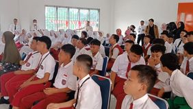 Para siswa Sekolah Rakyat Handayani, Jakarta Timur, mengaku senang sehingga sangat bersemangat saat mengikuti hari pertama Masa Pengenalan Lingkungan Sekolah (MPLS).