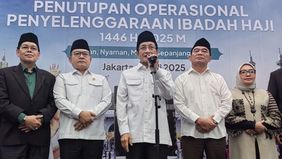 Menteri Agama Nasaruddin Umar mengungkapkan bahwa kuota haji Indonesia untuk musim 1447 H/2026 M belum ditetapkan secara resmi. Meski begitu, Pemerintah Arab Saudi memberi sinyal positif, kemungkinan kuota akan bertambah. 