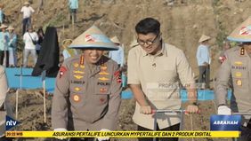 Kapolri Jenderal Listyo Sigit Prabowo Memimpin Langsung Penanaman Jagung Secara Serentak Di Kawasan Perhutanan Sosial.
