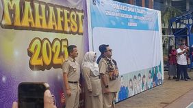 Wakil Gubernur DKI Jakarta, Rano Karno melakukan kunjungan langsung ke sejumlah sekolah menengah atas di Ibu Kota untuk memantau pelaksanaan Masa Pengenalan Lingkungan Sekolah (MPLS) tahun ajaran baru 2025/2026.