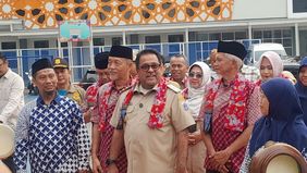 Wakil Gubernur DKI Jakarta, Rano Karno menyampaikan bahwa Peraturan Gubernur (Pergub) mengenai sekolah swasta gratis di Jakarta masih dalam proses penyusunan.