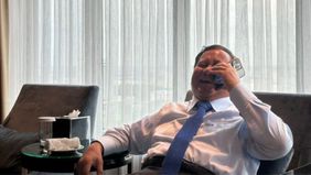 Presiden RI Prabowo Subianto mengumumkan bahwa dirinya baru saja melakukan percakapan telepon dengan Presiden Amerika Donald Trump. Dalam pembicaraan ini, kedua pemimpin sepakat untuk membuka lembaran baru dalam hubungan perdagangan antara Indonesia 