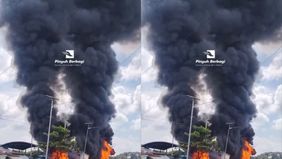 Menurut keterangan saksi, mobil tangki tersebut sebelumnya terguling lalu terbakar hingga menimbulkan kobaran api yang besar. 