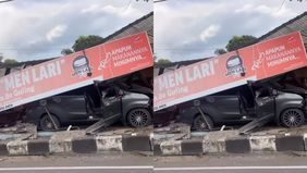 Jumat (18/7) Telah terjadi kecelakaan mobil menabrak warung makan babi guling di Jan Denpasar - Singaraja, Banjar Den Kayu, Mengwi.