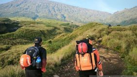 Kementerian Pariwisata melaporkan bahwa proses evakuasi terhadap warga negara asing (WNA) asal Swiss yang mengalami kecelakaan dilakukan lancar.