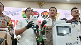 Satuan Reserse Narkoba Polresta Bandara Soekarno-Hatta (Soetta), di bawah naungan Polda Metro Jaya, berhasil mengungkap jaringan internasional produsen sekaligus pengedar cairan rokok elektrik (vape) yang mengandung zat narkotika jenis etomidate.