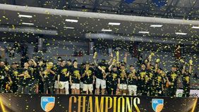 Dewa United Banten basketball mencetak sejarah dengan meraih gelar juara IBL untuk pertama kalinya setelah mengalahkan juara bertahan.