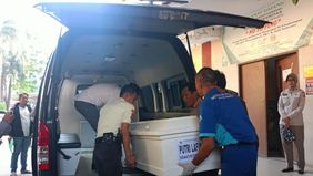 Petugas berhasil mengidentifikasi empat korban tewas dalam insiden kebakaran tiga rumah di Jalan Kutilang 28, RW 02, Bukit Duri, Tebet, Jakarta Selatan.
