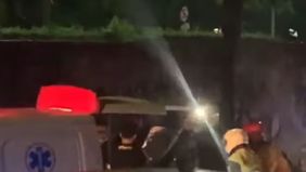 Laka lantas melibatkan pengendara motor wanita di TB Simatupang dekat Shell pada Minggu (20/7) sekitar pukul 00.03 WIB. Kronologis belum diketahui.