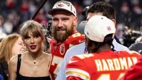 Taylor Swift tengah menjauh dari publik untuk merawat ayahnya, Scott Swift, yang menjalani operasi bypass jantung. Selama masa sulit ini, kekasihnya, Travis Kelce, memberikan dukungan penuh, mulai dari urusan logistik hingga emosional.