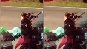 Menurut informasi yang didapat, diduga korban mengantuk saat mengendarai kendaraan dan korban menabrak tiang listrik di dekat lokasi kejadian.