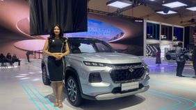 Mobil ramah lingkungan ini hadir dengan desain yang superior yang juga disertai dengan penanaman teknologi canggih, fitur keselamatan generasi terbaru, dan performa memukau.

