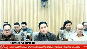 Chief Executive Officer (CEO) Danantara Rosan Perkasa Roeslani meminta izin pamit sebelum rapat selesai. Sebab, ia dipanggil oleh Presiden RI Prabowo Subianto pada pukul 12.30 WIB.