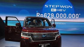 Model ini telah diperkenalkan di GIIAS 2024 serta dalam rangkaian roadshow ke berbagai kota besar di Indonesia. STEP WGN e:HEV dilego Rp629 juta (on the road Jakarta).
