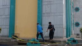 Seorang remaja berinisial ASH (16) meninggal dunia setelah melompat dari lantai tiga Masjid Jakarta Islamic Center (JIC), Koja, Jakarta Utara, Kamis sore, 17 Juli 2025. 