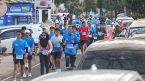 Pemerintah Kota Bandung menjatuhkan sanksi terhadap dua komunitas lari, Freerunners dan Pace and Place, yang terlibat dalam pembagian minuman beralkohol secara cuma-cuma saat gelaran Pocari Sweat Run 2025 yang berlangsung pekan lalu.