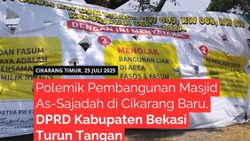 Sejumlah warga di Perumahan Cikarang Baru - Jababeka, Kelurahan Sertajaya, Kecamatan Cikarang Timur, Kabupaten Bekasi, menggelar aksi penolakan terhadap pembangunan Masjid As-Sajadah. 