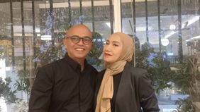 Mashudi kini telah menikah dengan Elvi Cahyani 