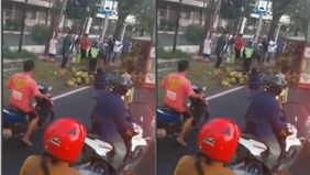 Pengendara motor dan balita selamat. Polisi menyebut kecelakaan dipicu kelalaian saat menyeberang.