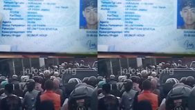 Korban jiwa nampak telah ditutupi kardus oleh warga, hingga info diturunkan, belum diketahui identitas korban lakalantas tersebut. Kejadian kecelakaan pemotor tersebut jadi sorotan pengendara lainnya.