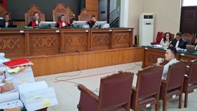 Oky Pratama hadir sebagai saksi di persidangan kasus dugaan pemerasan yang dilakukan oleh Nikita Mirzani.