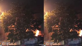 Rabu, 30 Juli 2025 pukul 20.48 wib, Dinas Pemadam Kebakaran Dan Penyelamatan Kota Depok Menerima laporan telah terjadi Kebakaran Jl. NUSANTARA sebuah ruko gold chicken dengan luas ±72m² berhasil di padamkan pukul 21:36 WIB.
Menurut keterangan terdapa